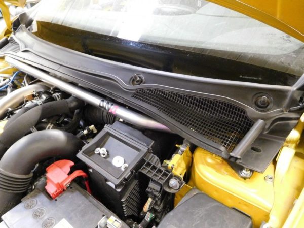 Barre anti-rapprochement supérieur avant DNA Racing PC0718 Renault Clio 3/4 RS – Image 7
