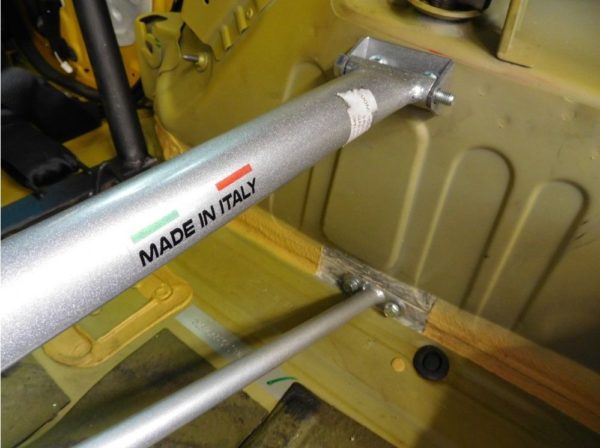 Barre anti-rapprochement arrière supérieur avec biellettes DNA Racing PC0060 Renault Clio 3/4 RS (Copie) – Image 7