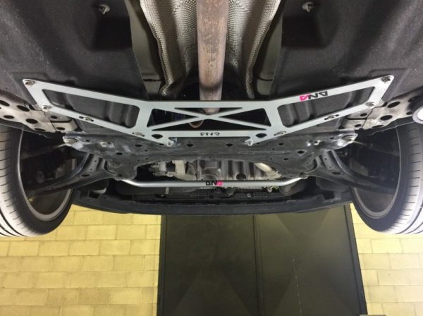 Renfort de châssis du train avant DNA Racing PC1087 pour Ford Fiesta MK7 & MK8 – Image 2