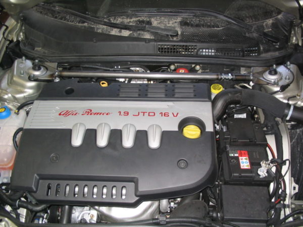 Barre anti-rapprochement OMP MA/1896 AV. sup. pour Alfa Romeo 147, 156 & GT – Image 2