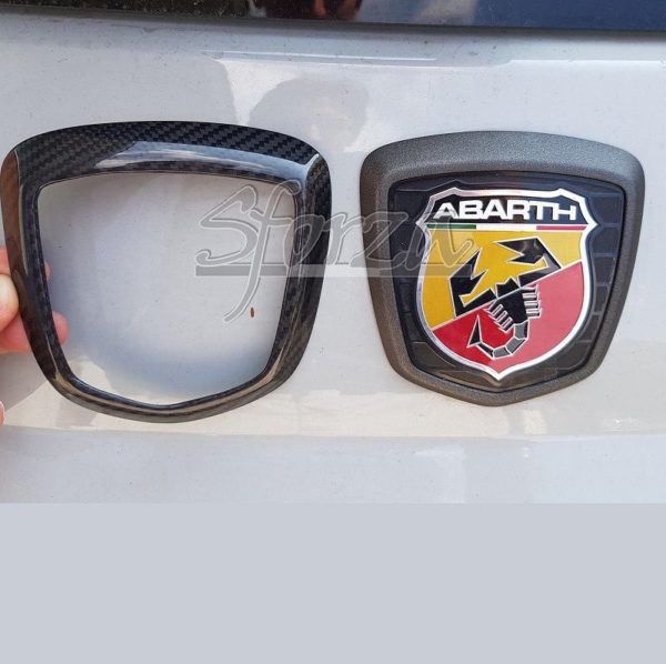 Contour en carbone de l'emblème arrière Sforza pour Abarth 500/595/695 – Image 2