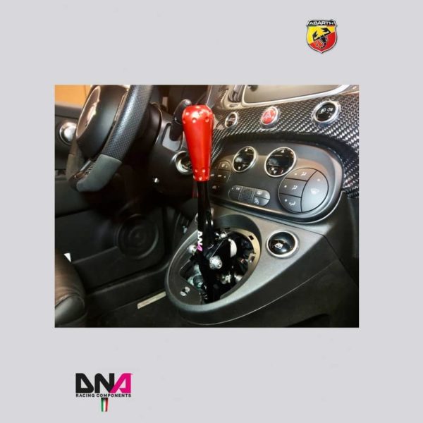 Kit de tourelle short shifter réglable DNA Racing PC1571 noir anodisé Abarth 500 – Image 2