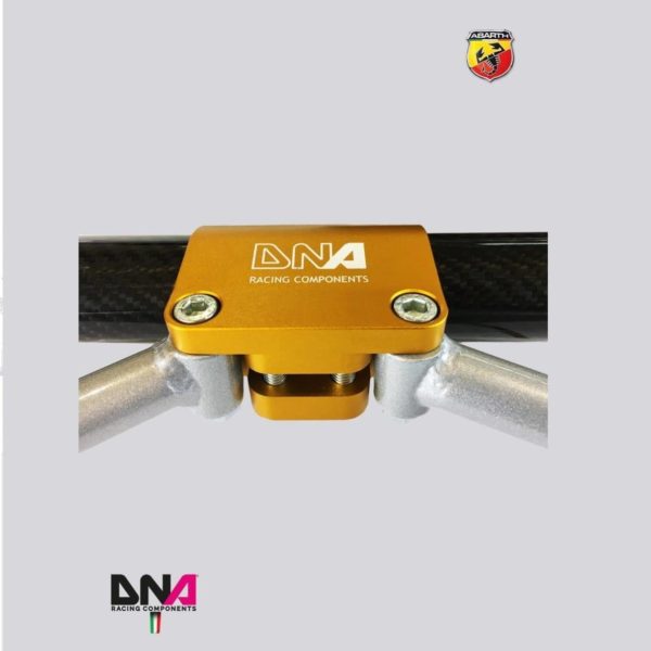 Barre anti-rapprochement arrière carbone avec tirants DNA Racing PC1697 pour Toyota Yaris GR – Image 2
