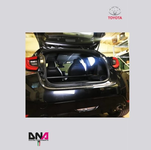 Kit d'abaissement de siège DNA Racing PC1789 avec guides réglables pour Toyota Yaris GR – Image 4