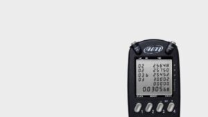 AiM Sportline MultiChron | Chronomètre numérique portable pour 4 pilotes